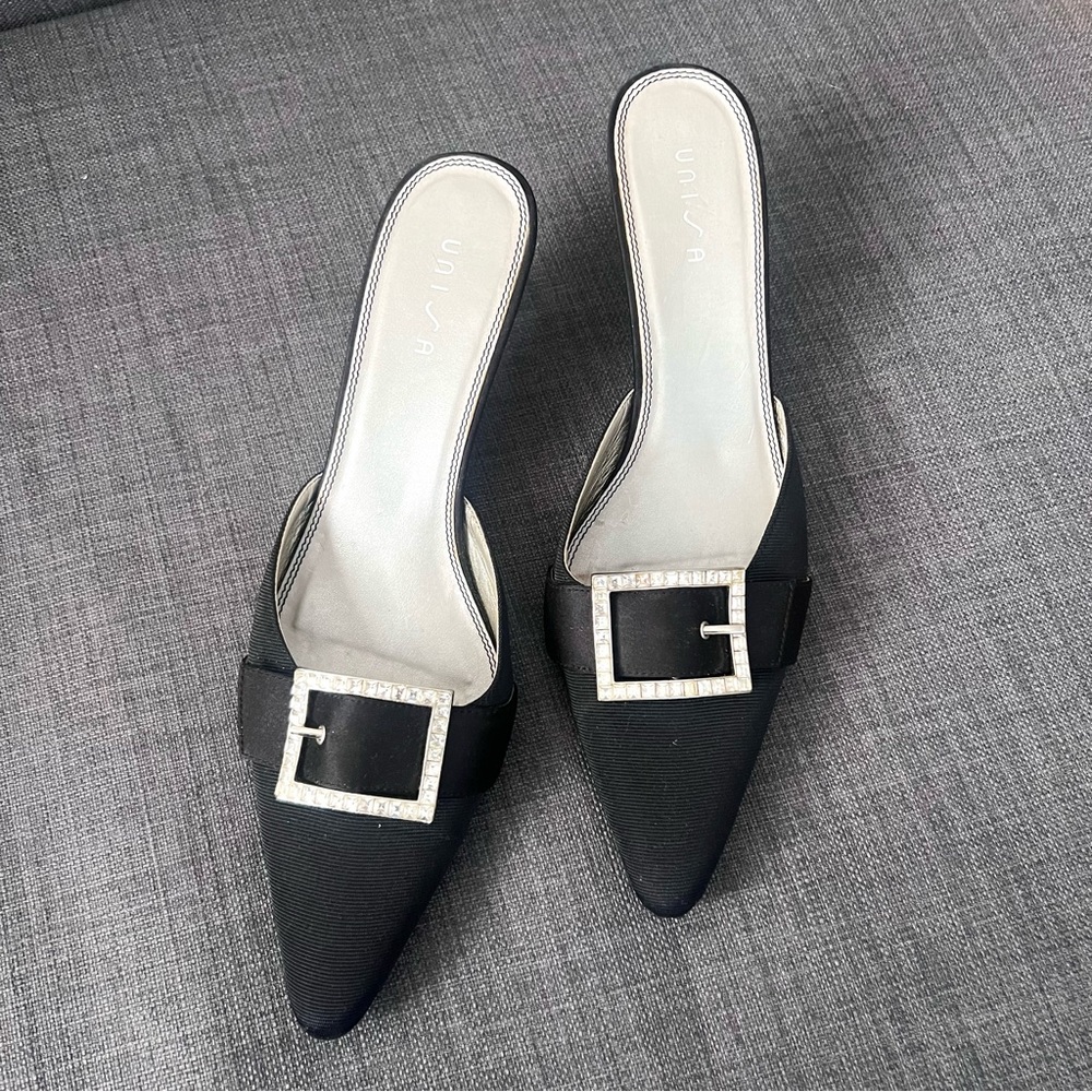Unisa black and rhinestone slide size 8.5 good condition gently used dressy